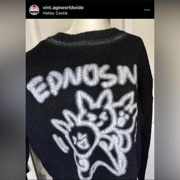 Very Cute Customized Bunny Spray Paint Crewneck Sweater. - Picture 2 of 3